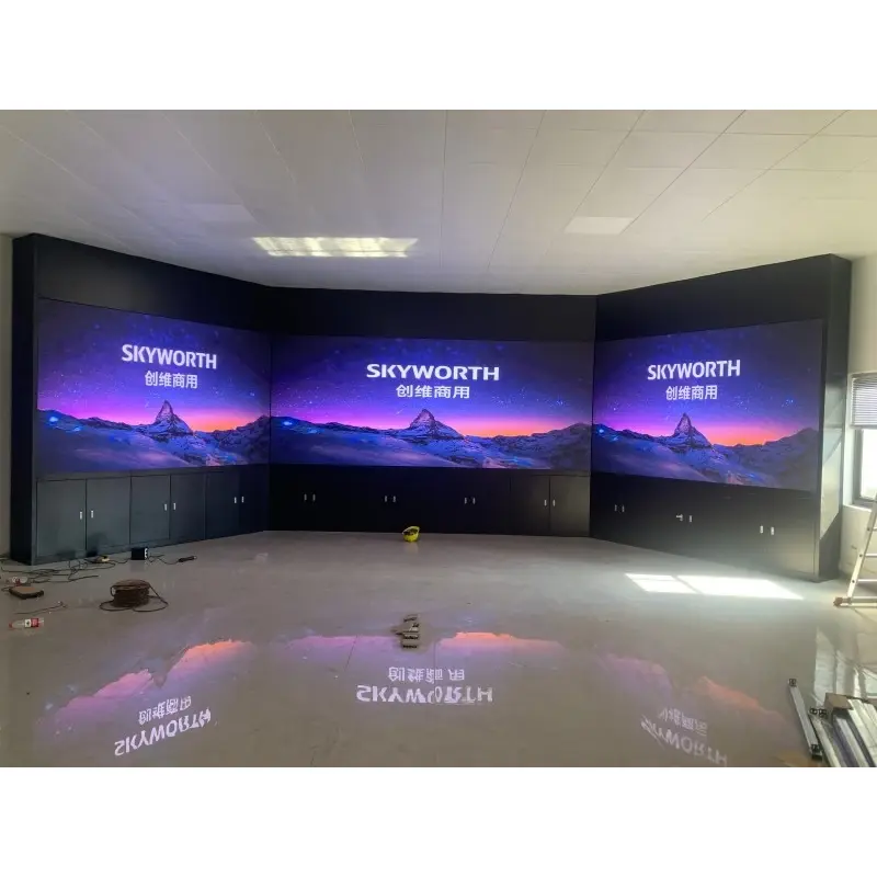 Supporto da pavimento curvo per display a LED